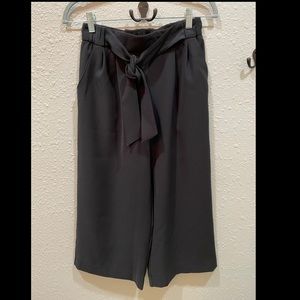 Lululemon noir crop black